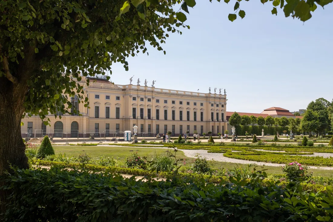 Historisches Schloss mit weitläufiger Parkanlage